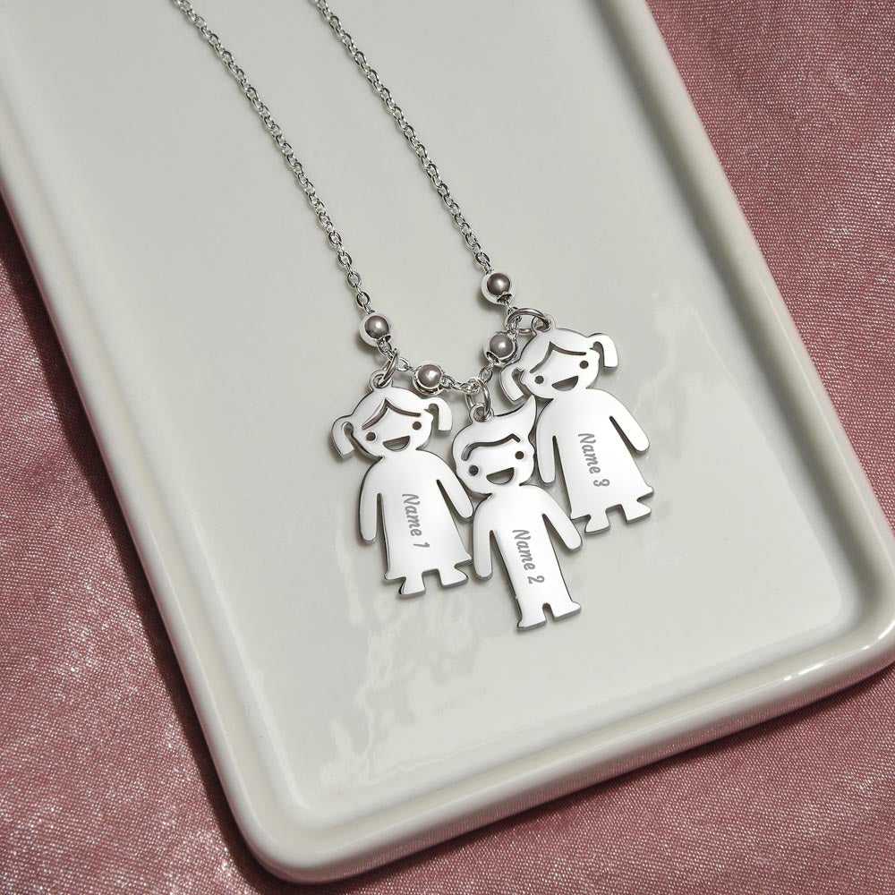 Léa Family Name Necklace