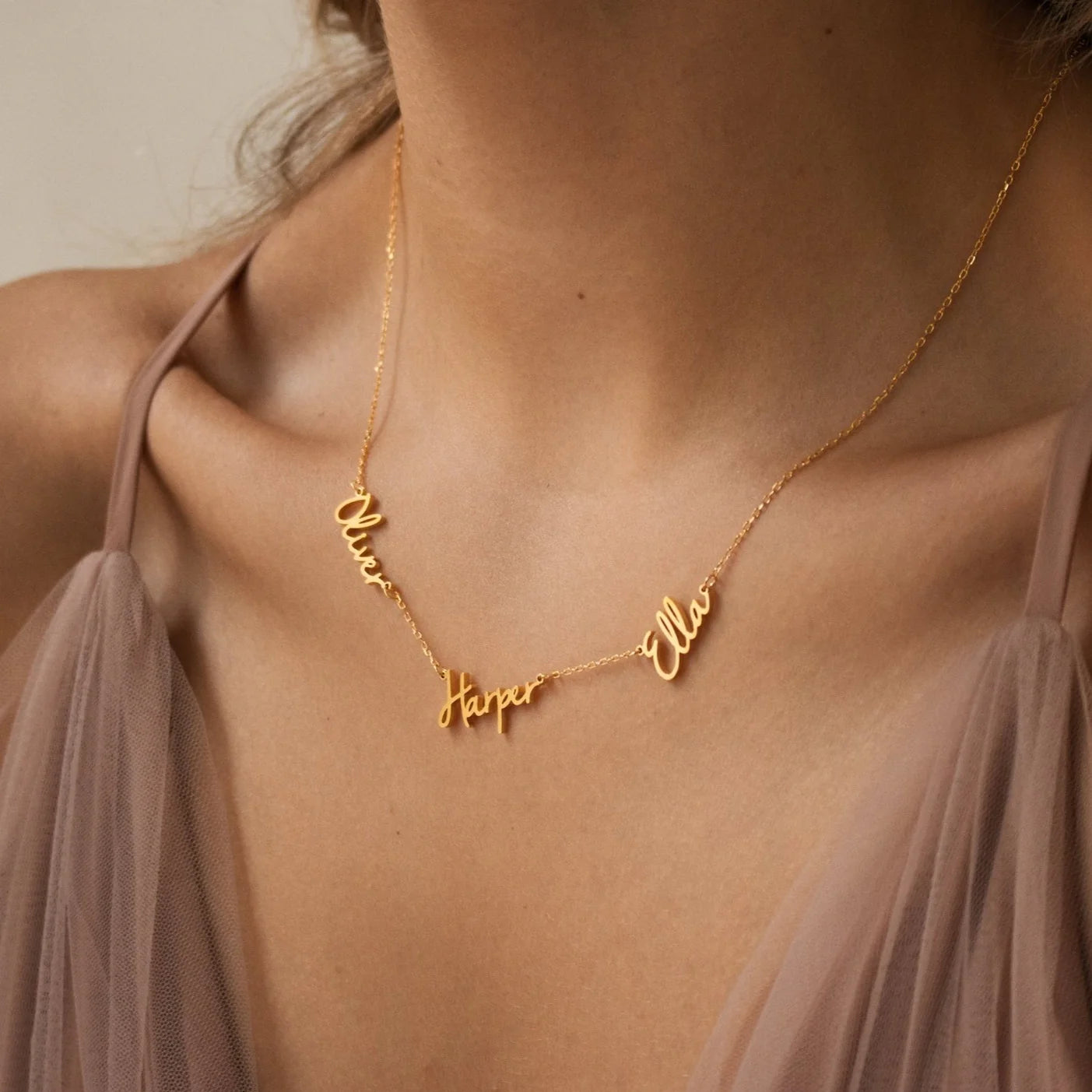 Hazel Multi-Name Pendant Necklace